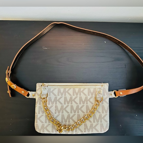 Michael Kors White Belt bag - Picture 2 of 3